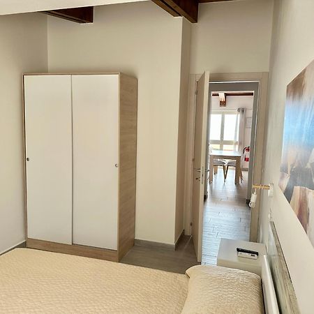 Approdo Apartments イーゾラ・ロッサ エクステリア 写真